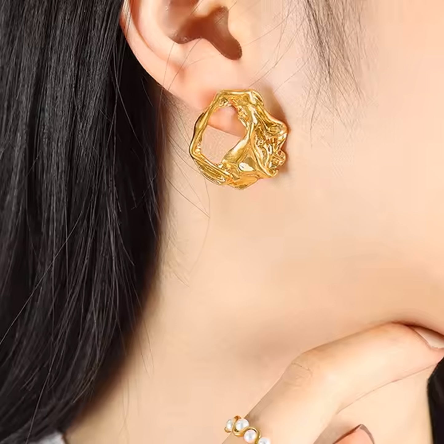 Irregular Fold Circle Earring